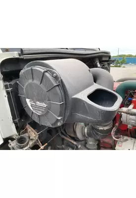 Volvo VNL Air Cleaner