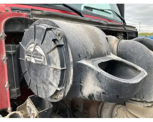 Volvo VNL Air Cleaner