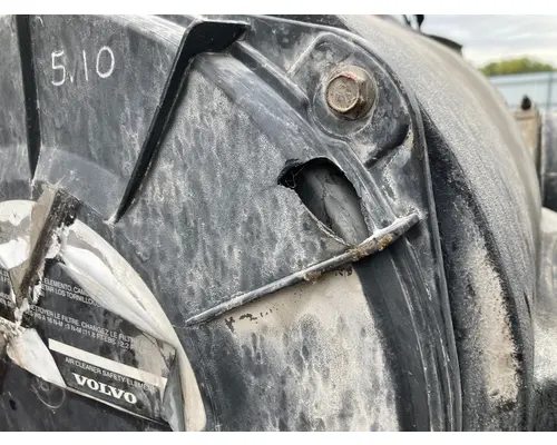 Volvo VNL Air Cleaner