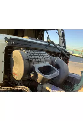 Volvo VNL Air Cleaner