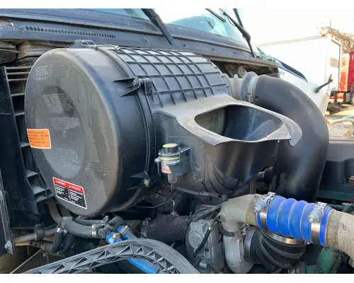 Volvo VNL Air Cleaner