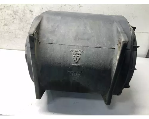Volvo VNL Air Cleaner