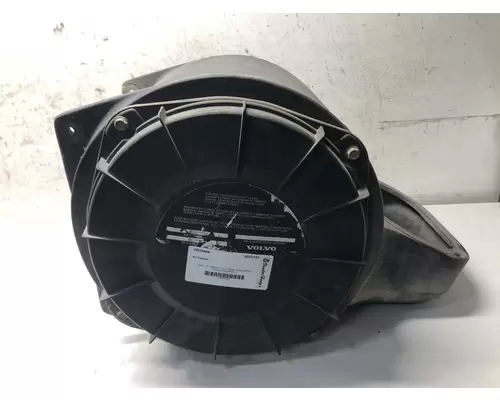 Volvo VNL Air Cleaner