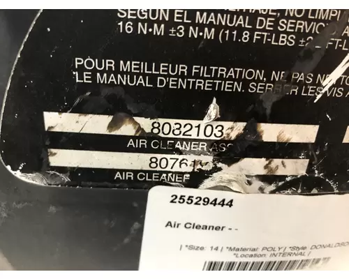 Volvo VNL Air Cleaner