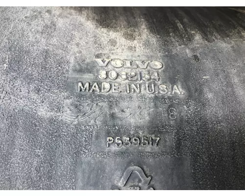 Volvo VNL Air Cleaner