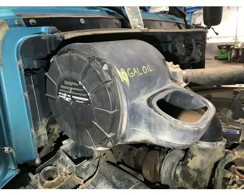 Volvo VNL Air Cleaner