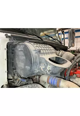 Volvo VNL Air Cleaner