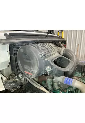 Volvo VNL Air Cleaner