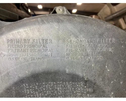 Volvo VNL Air Cleaner