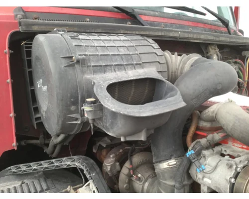 Volvo VNL Air Cleaner