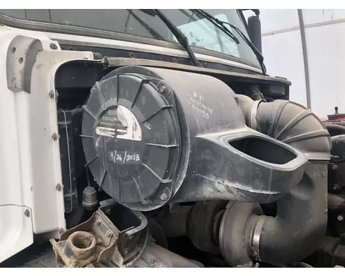 Volvo VNL Air Cleaner