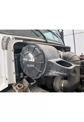 Volvo VNL Air Cleaner