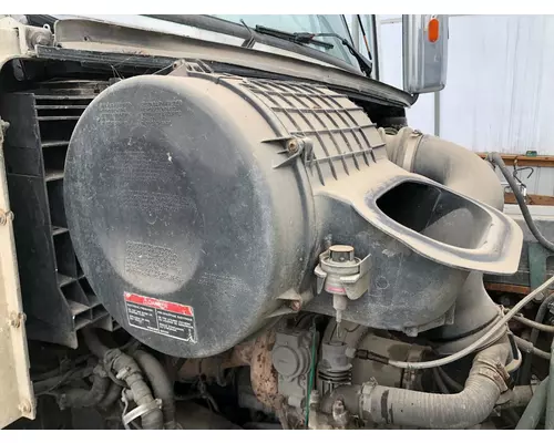 Volvo VNL Air Cleaner