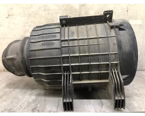 Volvo VNL Air Cleaner