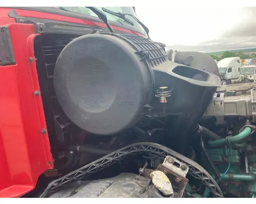 Volvo VNL Air Cleaner