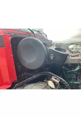 Volvo VNL Air Cleaner
