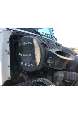 Volvo VNL Air Cleaner