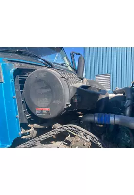 Volvo VNL Air Cleaner