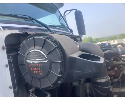 Volvo VNL Air Cleaner