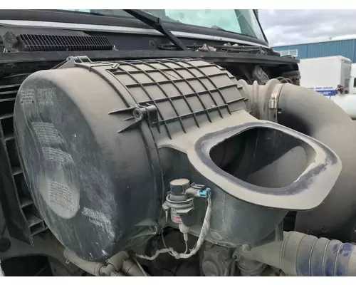 Volvo VNL Air Cleaner