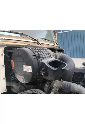 Volvo VNL Air Cleaner