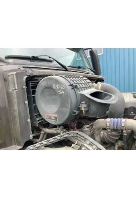 Volvo VNL Air Cleaner