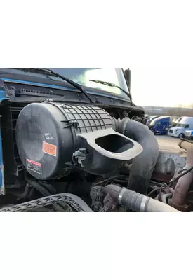 Volvo VNL Air Cleaner