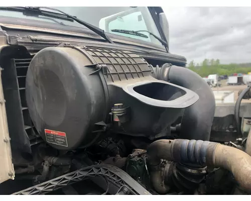 Volvo VNL Air Cleaner