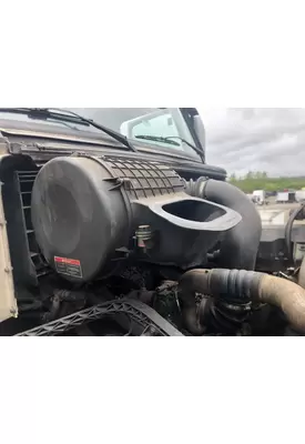 Volvo VNL Air Cleaner