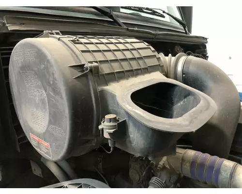 Volvo VNL Air Cleaner