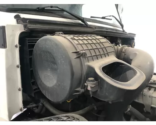 Volvo VNL Air Cleaner