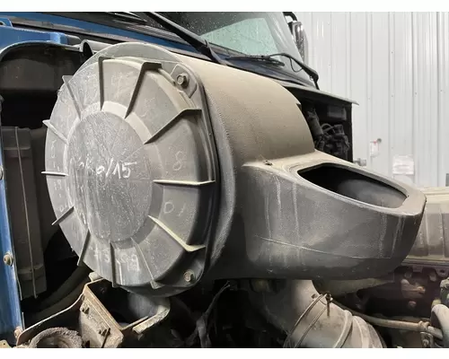 Volvo VNL Air Cleaner