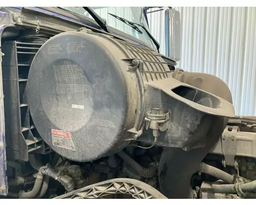 Volvo VNL Air Cleaner