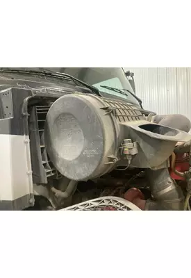 Volvo VNL Air Cleaner