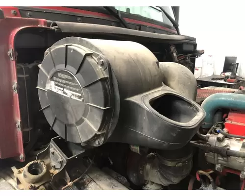 Volvo VNL Air Cleaner