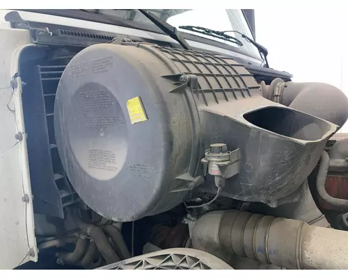 Volvo VNL Air Cleaner