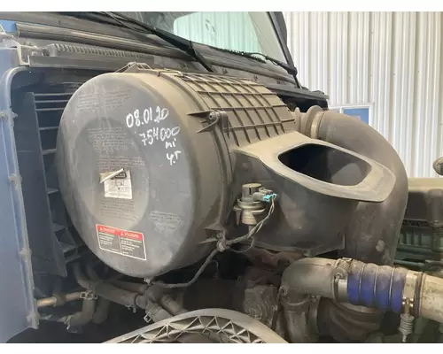 Volvo VNL Air Cleaner