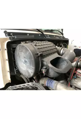 Volvo VNL Air Cleaner