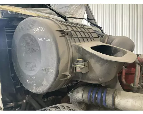 Volvo VNL Air Cleaner