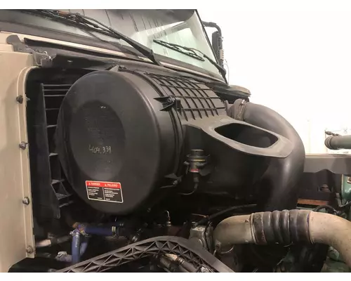 Volvo VNL Air Cleaner