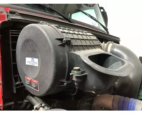 Volvo VNL Air Cleaner