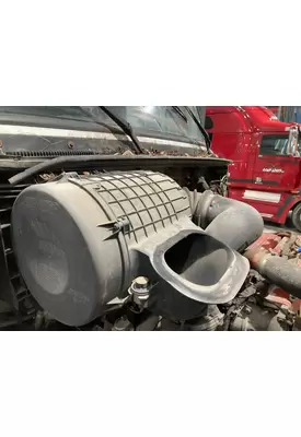 Volvo VNL Air Cleaner