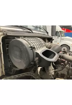 Volvo VNL Air Cleaner