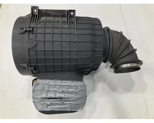 Volvo VNL Air Cleaner