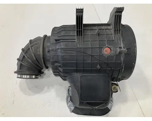 Volvo VNL Air Cleaner