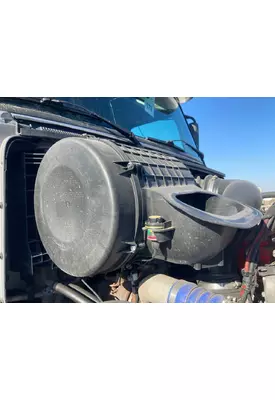 Volvo VNL Air Cleaner