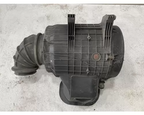 Volvo VNL Air Cleaner