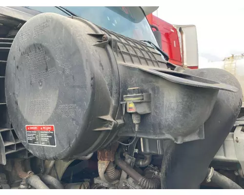 Volvo VNL Air Cleaner