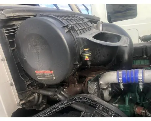 Volvo VNL Air Cleaner