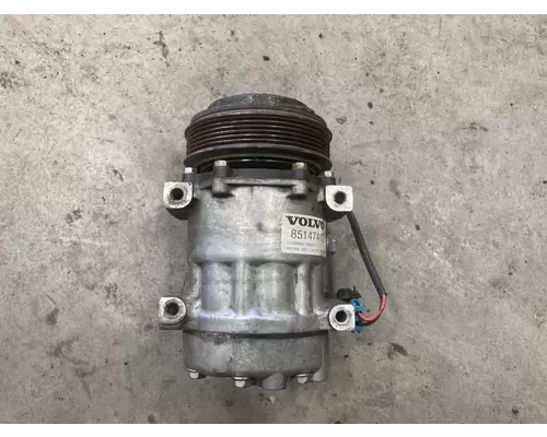 Volvo VNL Air Conditioner Compressor